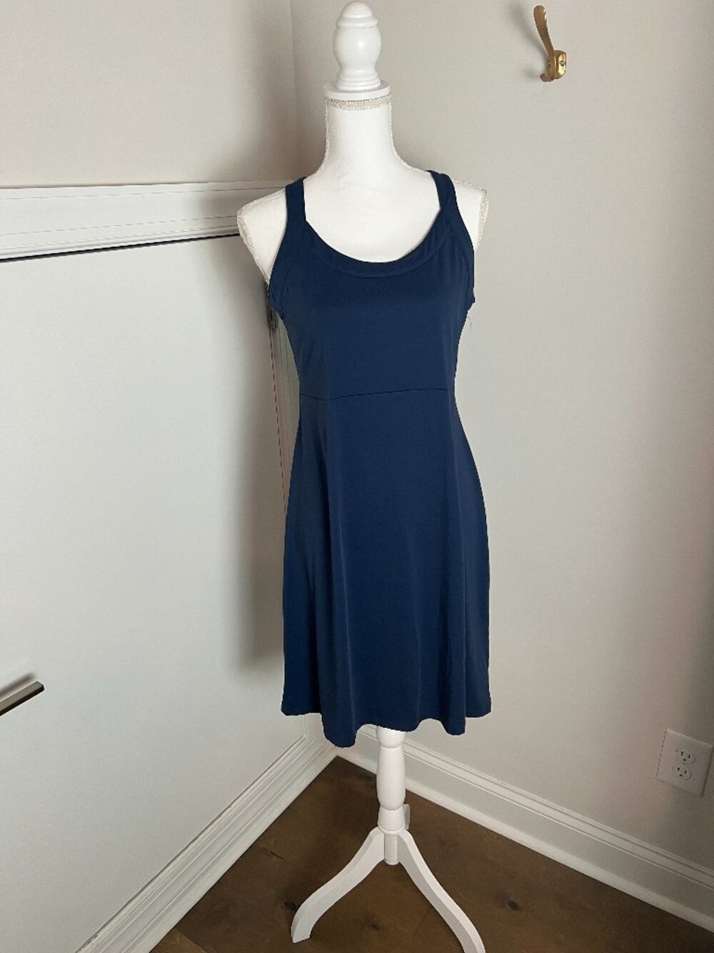 Columbia Outdoor/ Athletic Dress in Navy size M
